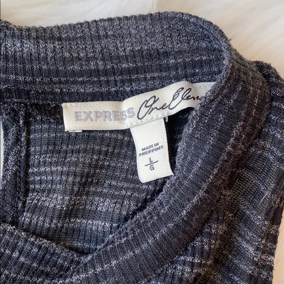 Express key hole tank top - Picture 2 of 3